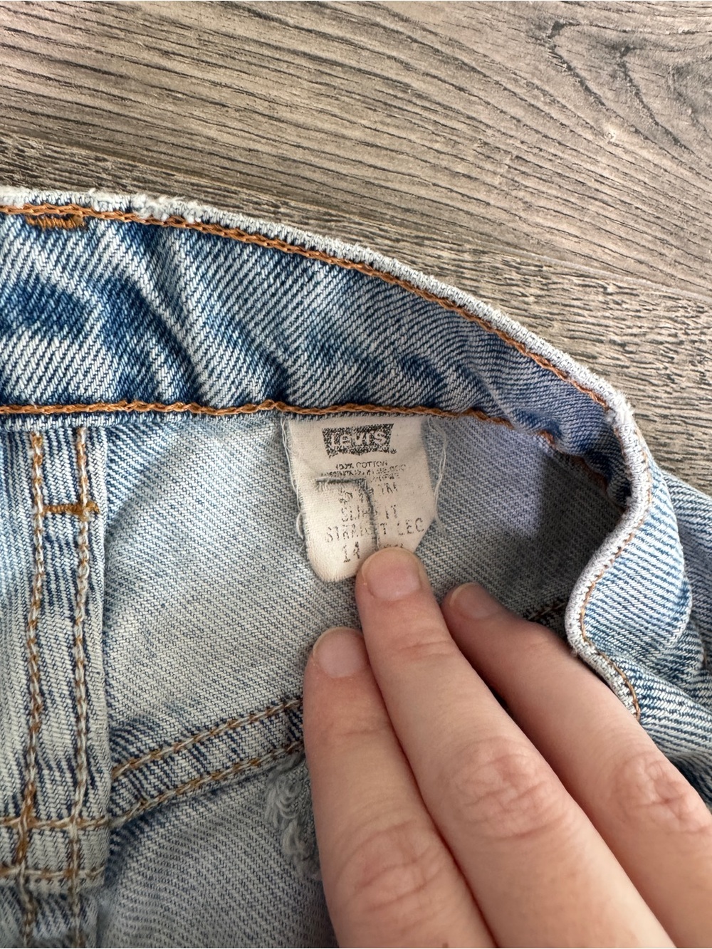 Levi's Light Blue Distressed Frayed Hem Denim Shorts - Picture 3 of 7